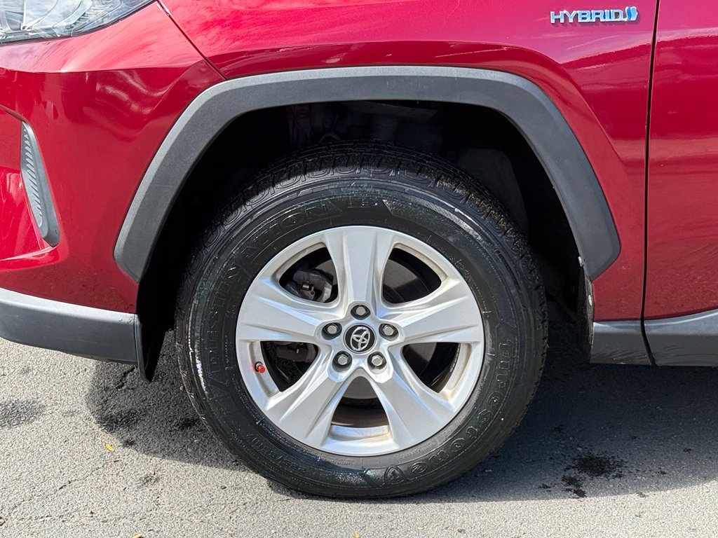 Used 2021 Toyota RAV4 LE AWD/4WD image 10