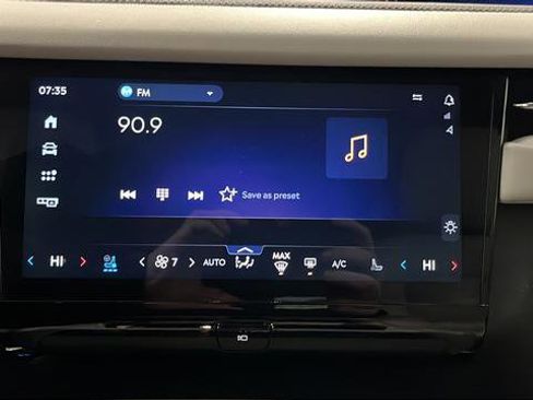 Used 2025 Lincoln Navigator Reserve image 40