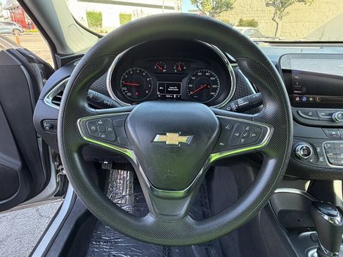 Used 2020 Chevrolet Malibu LT FWD image 23