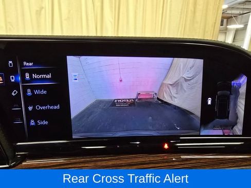Used 2023 Cadillac Escalade Premium Luxury AWD/4WD image 22