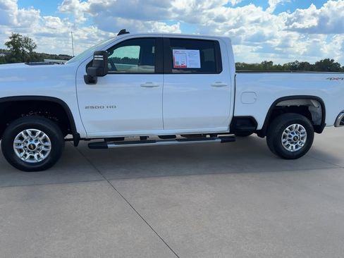 Used 2025 Chevrolet Silverado 2500 LT w/ Convenience Package AWD/4WD image 5