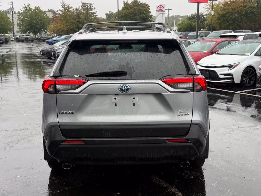 Certified 2024 Toyota RAV4 XLE AWD/4WD image 7
