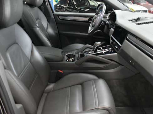 Used 2020 Porsche Cayenne S w/ Premium Package AWD/4WD image 20