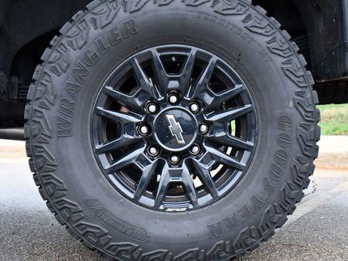 Used 2026 Chevrolet Silverado 2500 ZR2 image 35