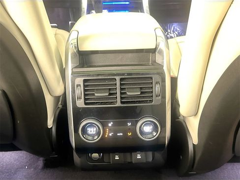 Used 2021 Land Rover Range Rover Sport HSE Silver Edition image 25