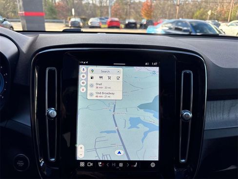 Used 2024 Volvo XC40 B5 Plus w/ Climate Package image 20