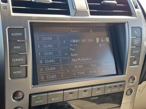 Used 2021 Lexus GX 460 Premium w/ Premium Package AWD/4WD image 21