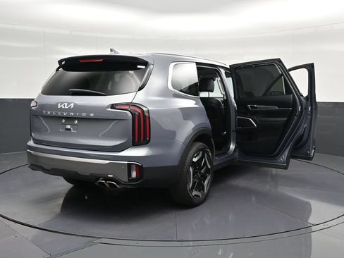 Used 2025 Kia Telluride EX FWD image 37