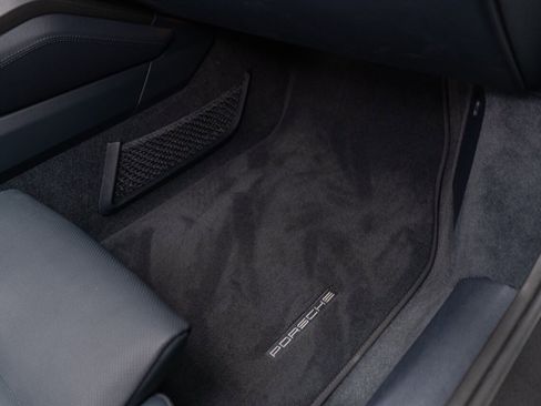 Used 2025 Porsche 911 Carrera w/ Premium Package image 58