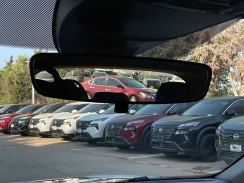 Used 2025 Volkswagen Taos S image 27