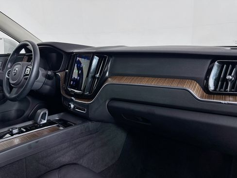 Used 2023 Volvo XC60 B5 Plus w/ Protection Package Premier image 29