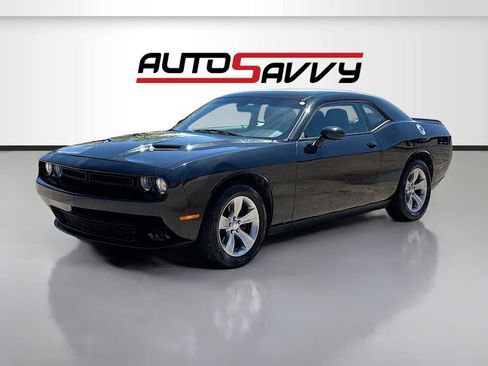Used 2021 Dodge Challenger SXT RWD image 3