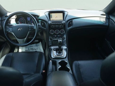 Used 2016 Hyundai Genesis Coupe 3.8 RWD image 16