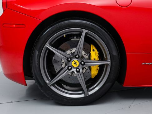 Certified 2015 Ferrari 458 Italia Coupe RWD image 35