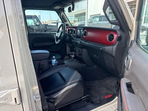 Used 2022 Jeep Gladiator Rubicon w/ LED Lighting Group AWD/4WD image 15