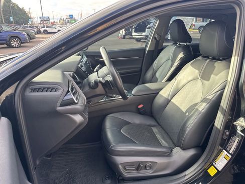 Used 2020 Toyota Camry XSE w/ Navigation Package image 10