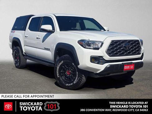Used 2022 Toyota Tacoma TRD Off-Road w/ Technology Package AWD/4WD image 1