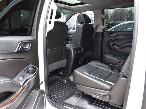 Used 2018 Chevrolet Suburban LT image 24