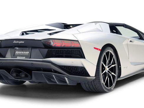 Used 2018 Lamborghini Aventador S AWD/4WD image 51