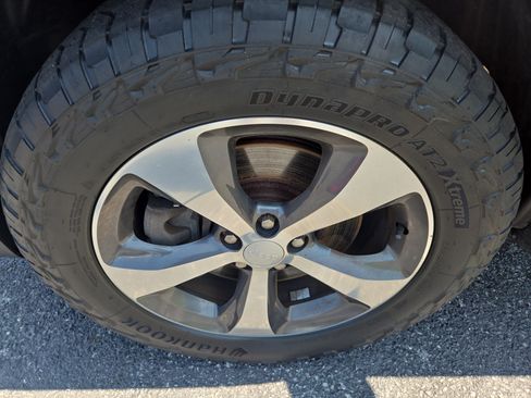 Certified 2019 Jeep Cherokee Limited w/ Trailer Tow Group AWD/4WD image 13