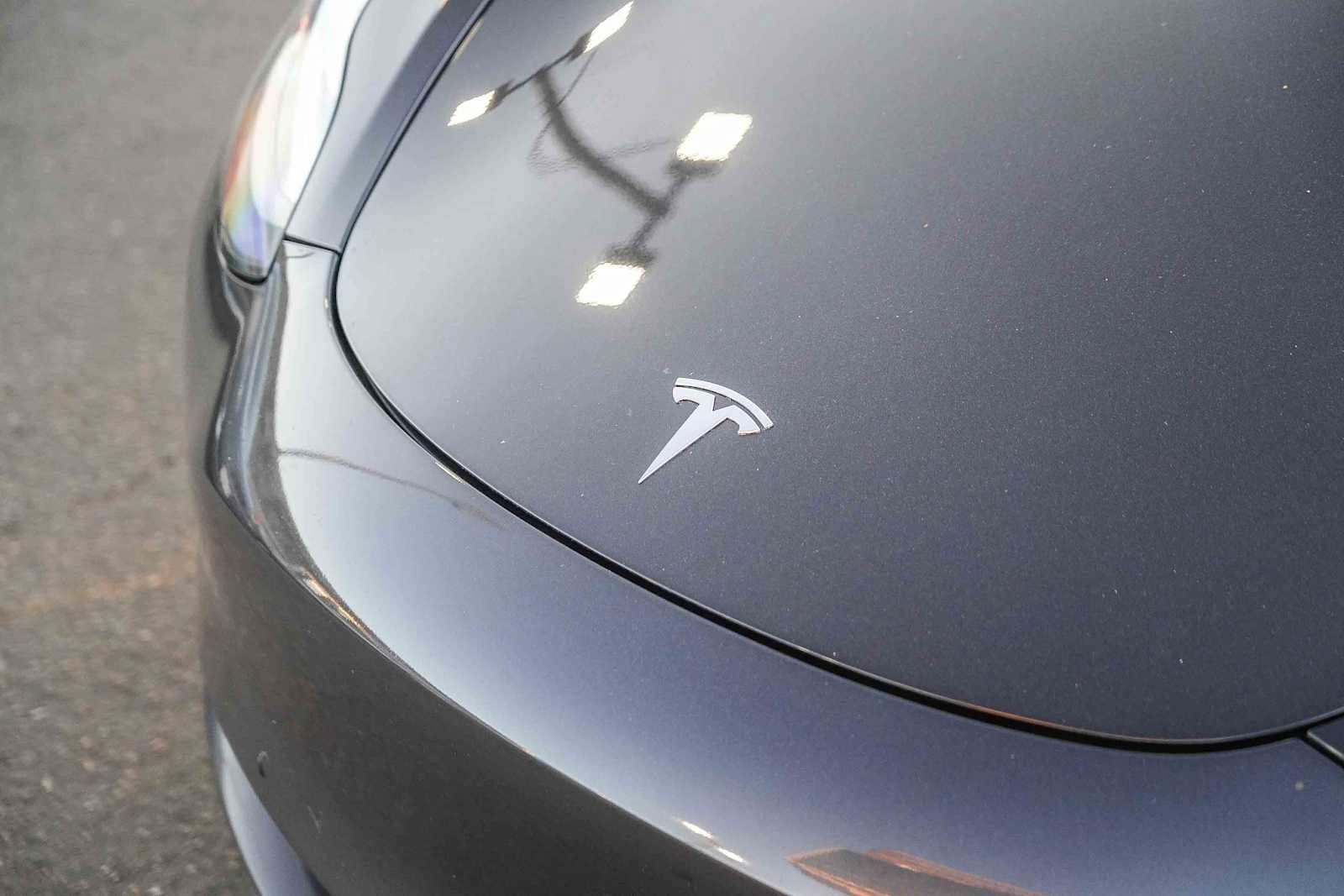 Used 2018 Tesla Model 3 Long Range RWD image 3