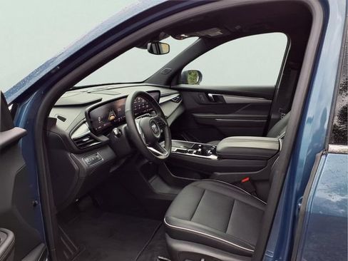 Certified 2025 Buick Enclave Preferred FWD image 17