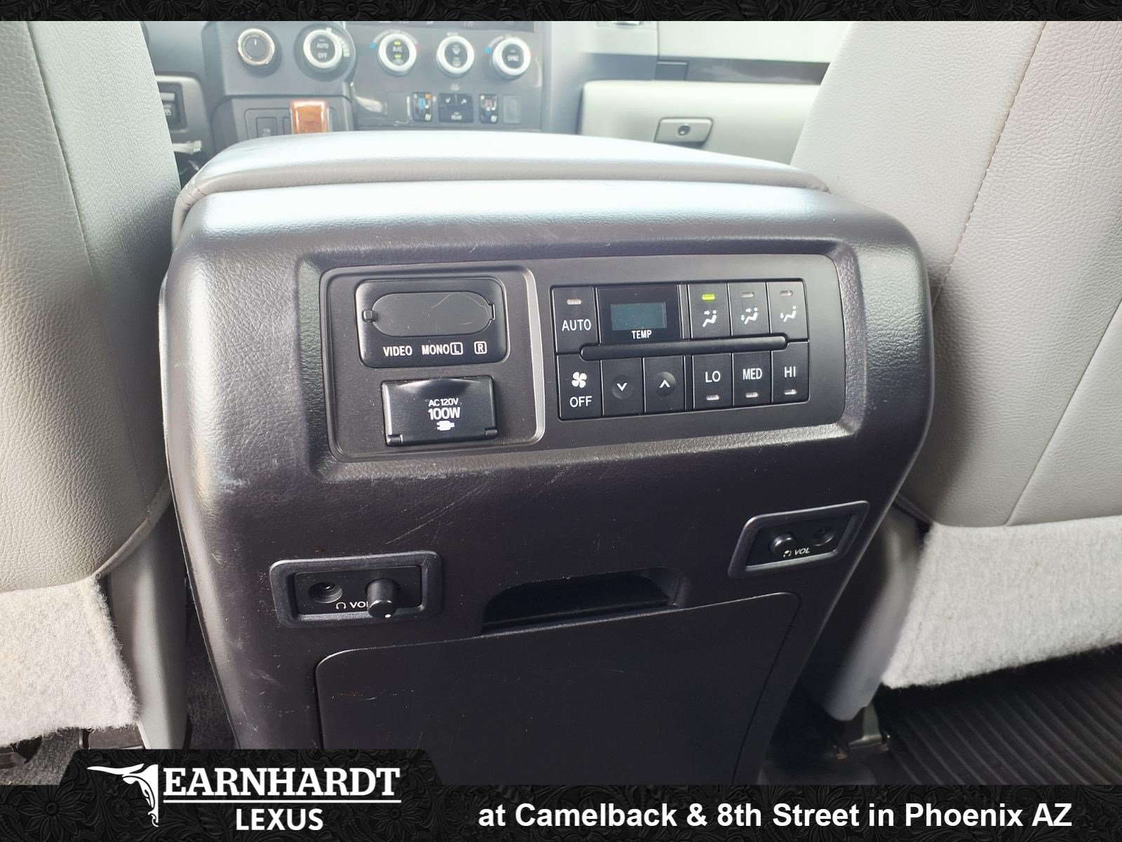 Used 2020 Toyota Sequoia Platinum w/ Four Season Floor Mat Package AWD/4WD image 23