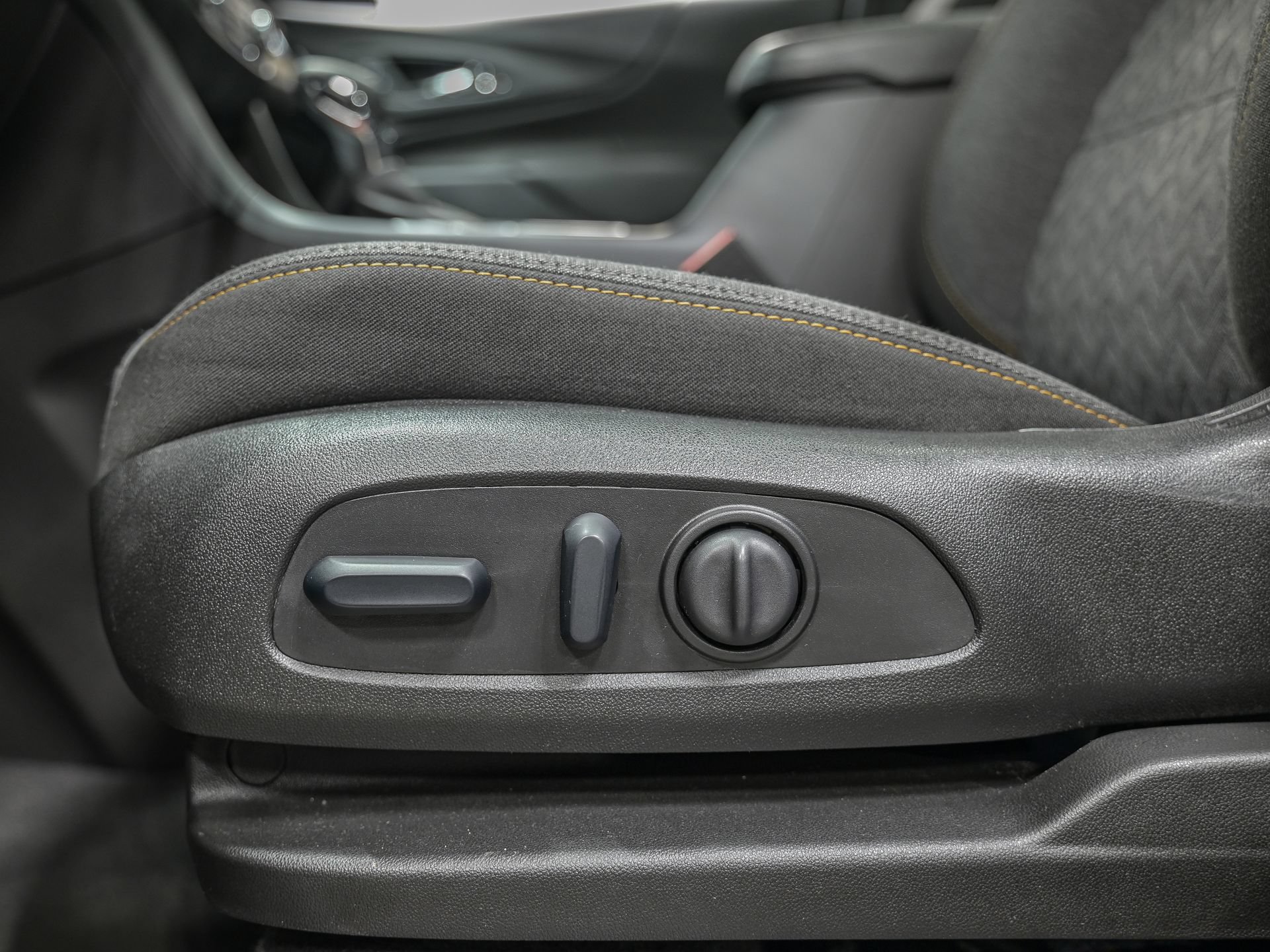 Used 2024 Chevrolet Equinox LT AWD/4WD image 14