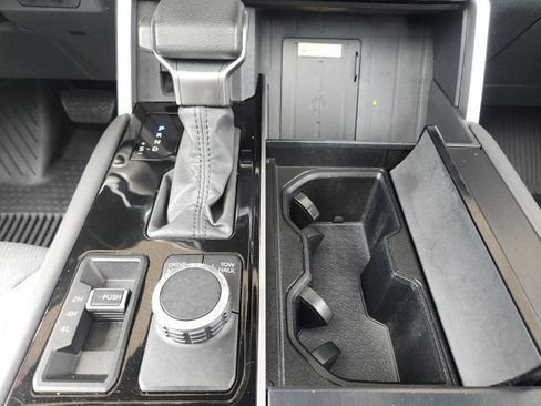 Used 2023 Toyota Tundra Platinum AWD/4WD image 23