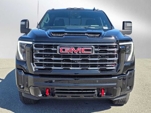 Used 2025 GMC Sierra 2500 AT4 w/ Technology Package AWD/4WD image 8