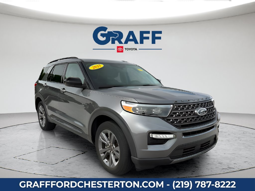 Used 2023 Ford Explorer XLT w/ Equipment Group 202A AWD/4WD image 3