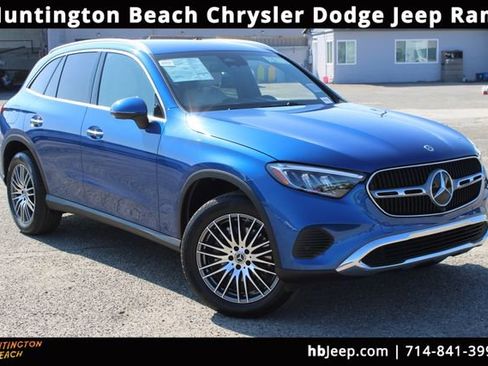 Used 2025 Mercedes-Benz GLC 300 image 1
