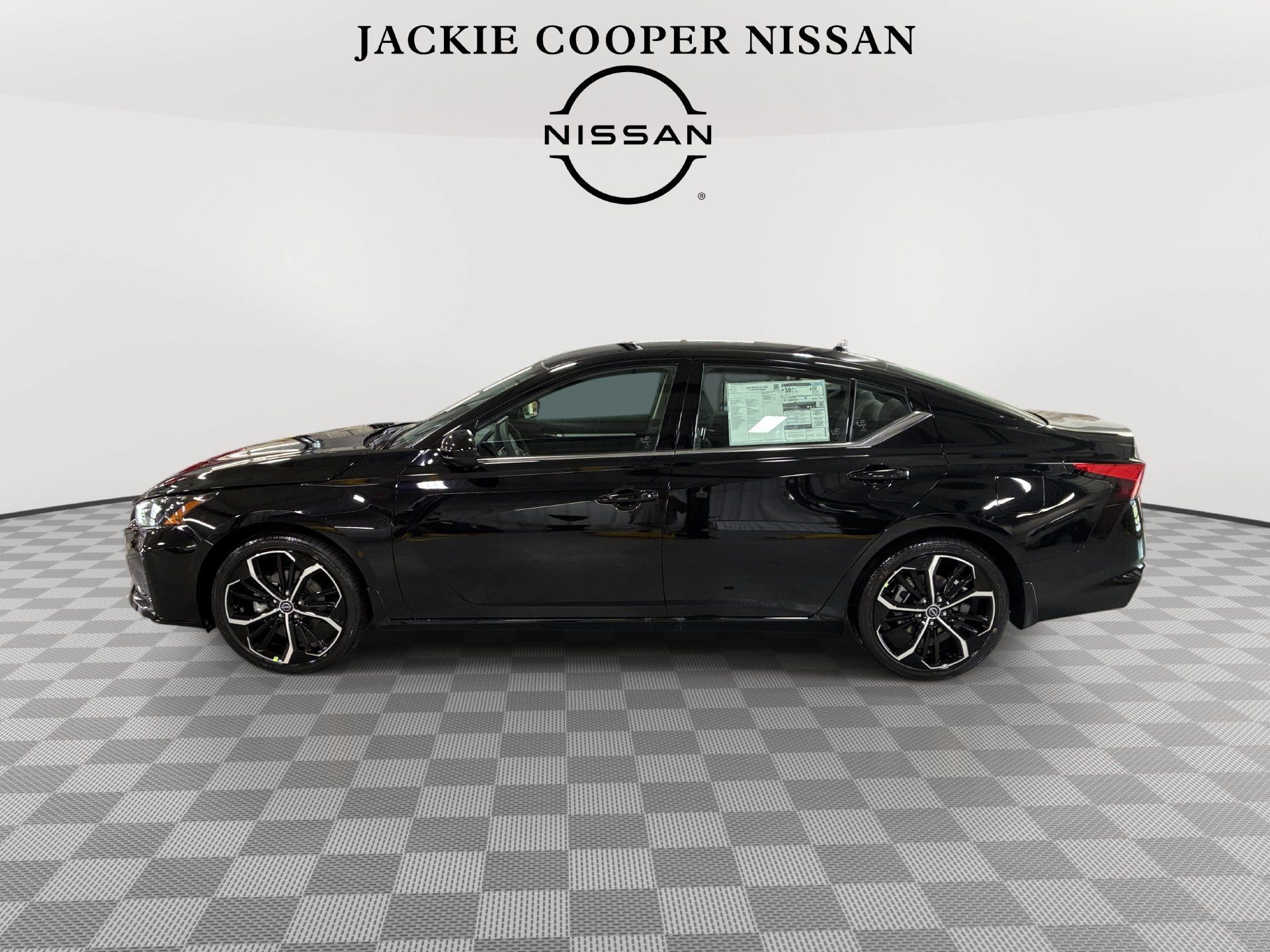 New 2026 Nissan Altima 2.5 SR FWD image 8