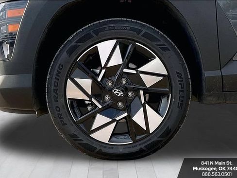 Used 2025 Hyundai Kona SEL AWD/4WD image 32