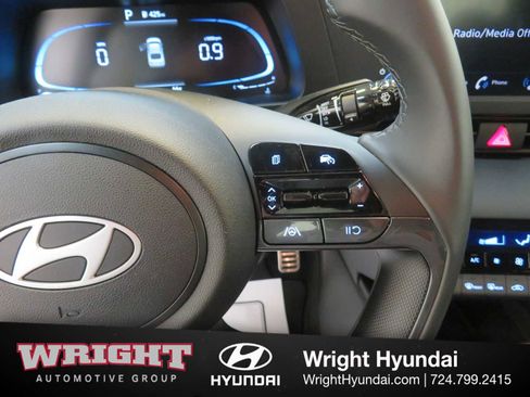 Certified 2025 Hyundai Elantra Sport image 21