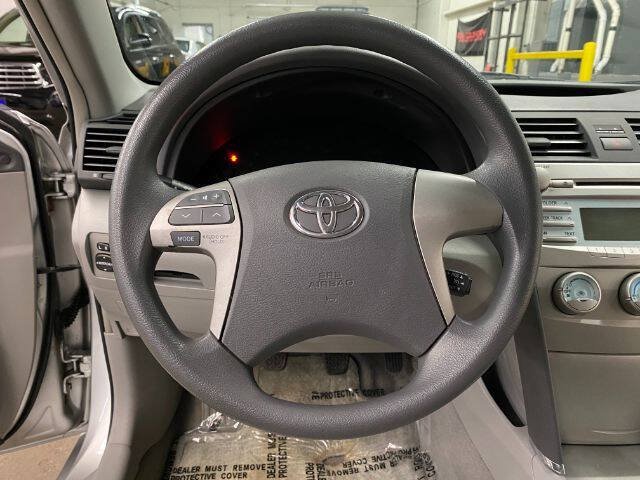 Used 2009 Toyota Camry FWD image 19