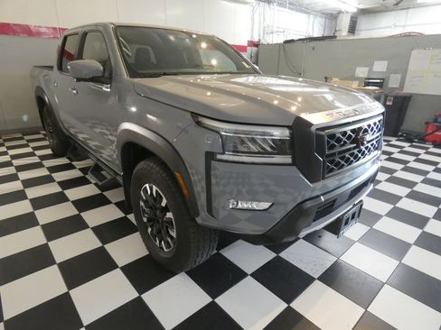 Used 2023 Nissan Frontier PRO-4X w/ Pro Convenience Package image 3
