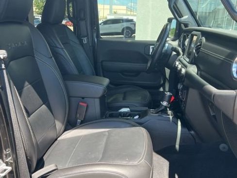 Used 2021 Jeep Wrangler Unlimited Sahara w/ Cold Weather Group AWD/4WD image 22