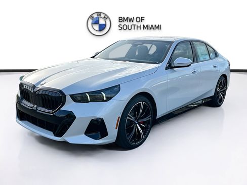 New 2026 BMW 530i w/ M Sport Package RWD image 3