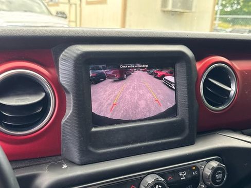 Used 2018 Jeep Wrangler Unlimited Rubicon AWD/4WD image 21
