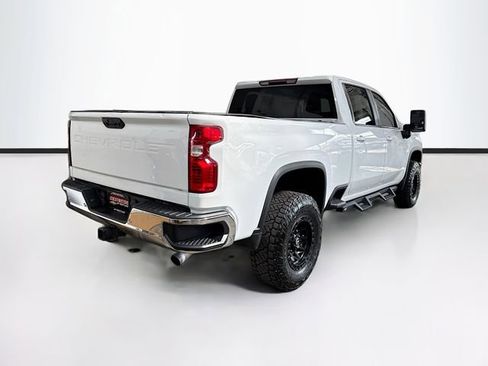 Used 2021 Chevrolet Silverado 2500 LT w/ Convenience Package image 6