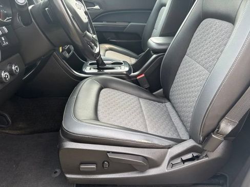 Used 2018 Chevrolet Colorado Z71 AWD/4WD image 10