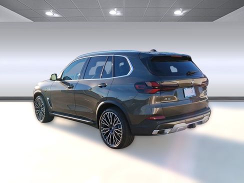 Used 2026 BMW X5 xDrive40i w/ Executive Package AWD/4WD image 3