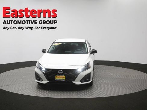 Used 2023 Nissan Altima 2.5 SR FWD image 53