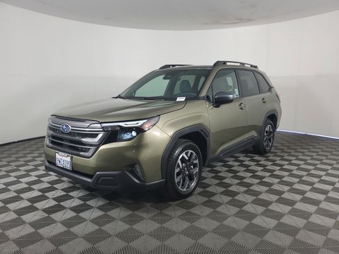 Used 2026 Subaru Forester Premium image 8