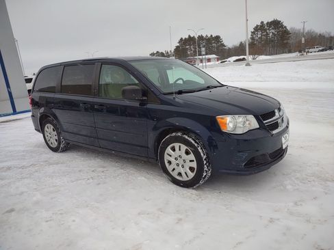 Used 2016 Dodge Grand Caravan SE w/ Quick Order Package 29E SE image 7