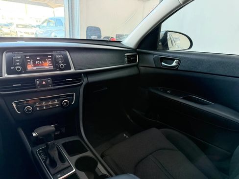Used 2017 Kia Optima LX FWD image 20