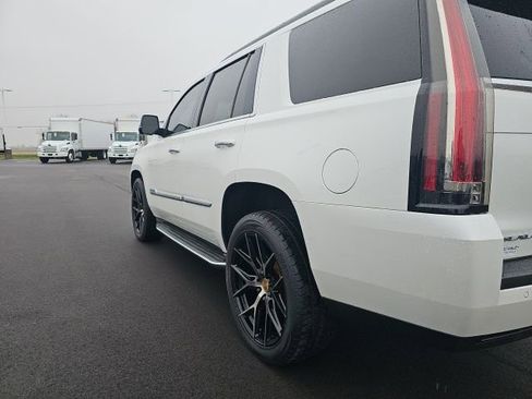 Used 2016 Cadillac Escalade Luxury image 13