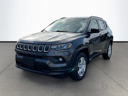 Certified 2022 Jeep Compass Latitude image 3