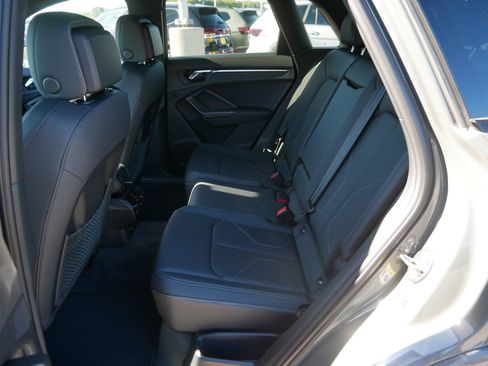 New 2025 Audi Q3 2.0T Premium image 9